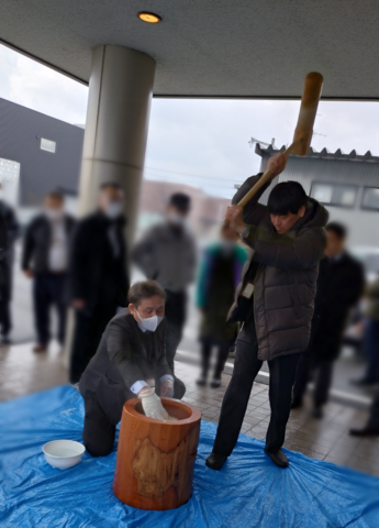 餅つきの様子